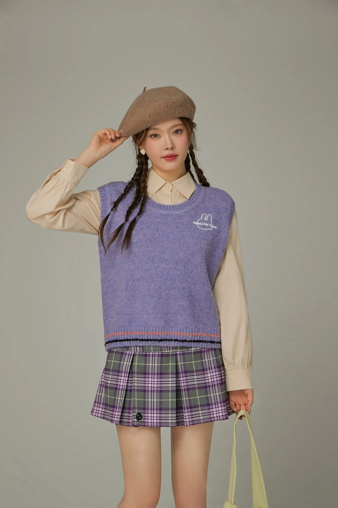 Color Embroidery Sleeveless Knit Sweater