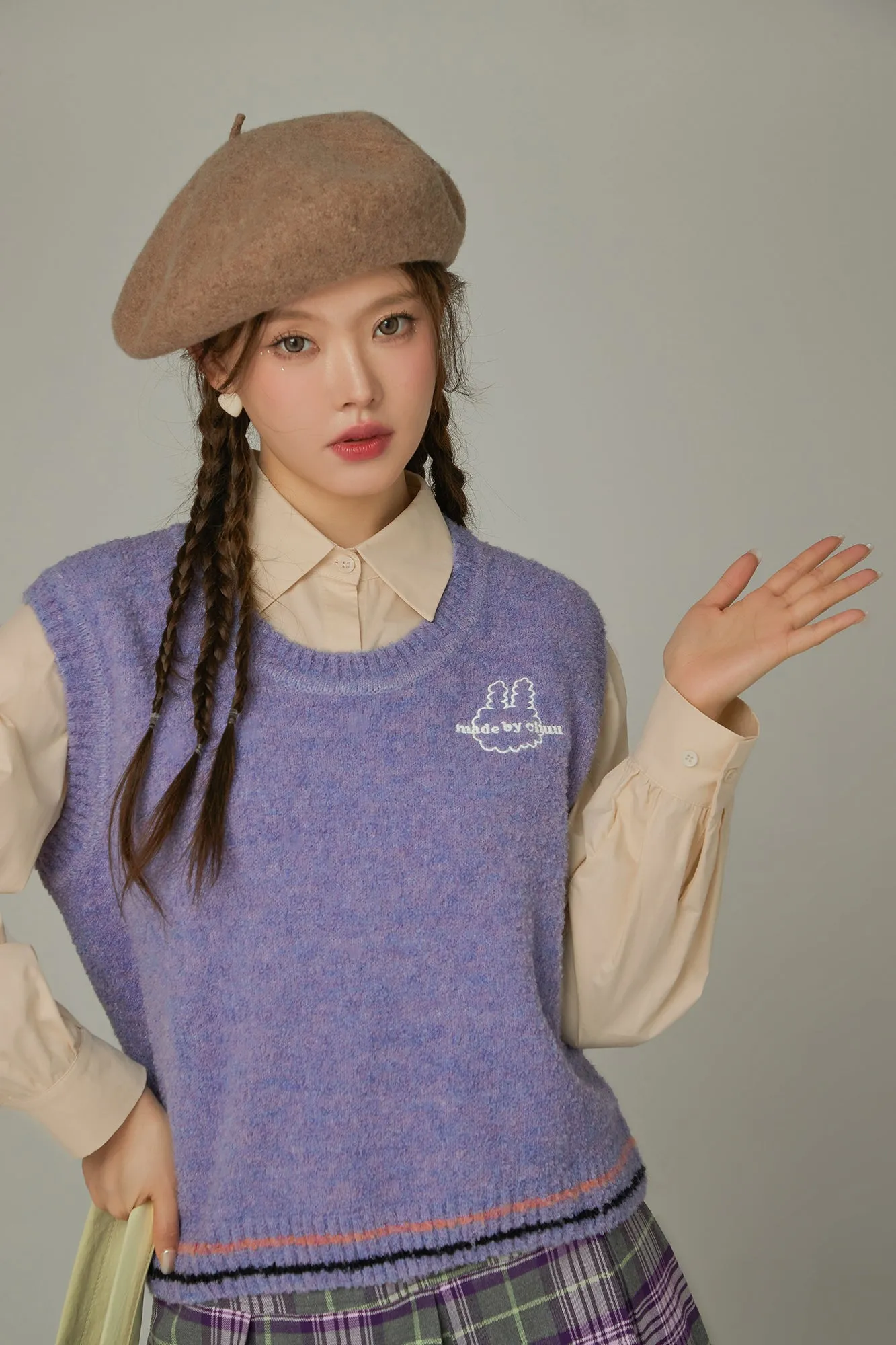 Color Embroidery Sleeveless Knit Sweater