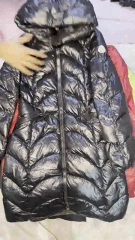 Mix branded TNF/Moncler puffer jackets 30 piece